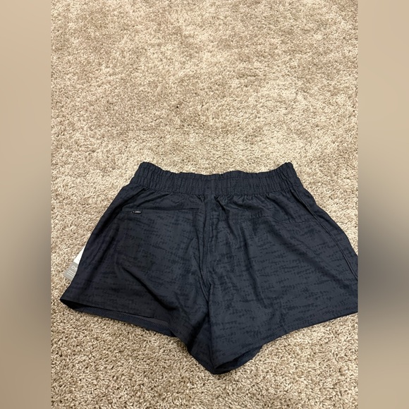 Vuori Small Black Shorts. 🖤⚡️ - Picture 2 of 3